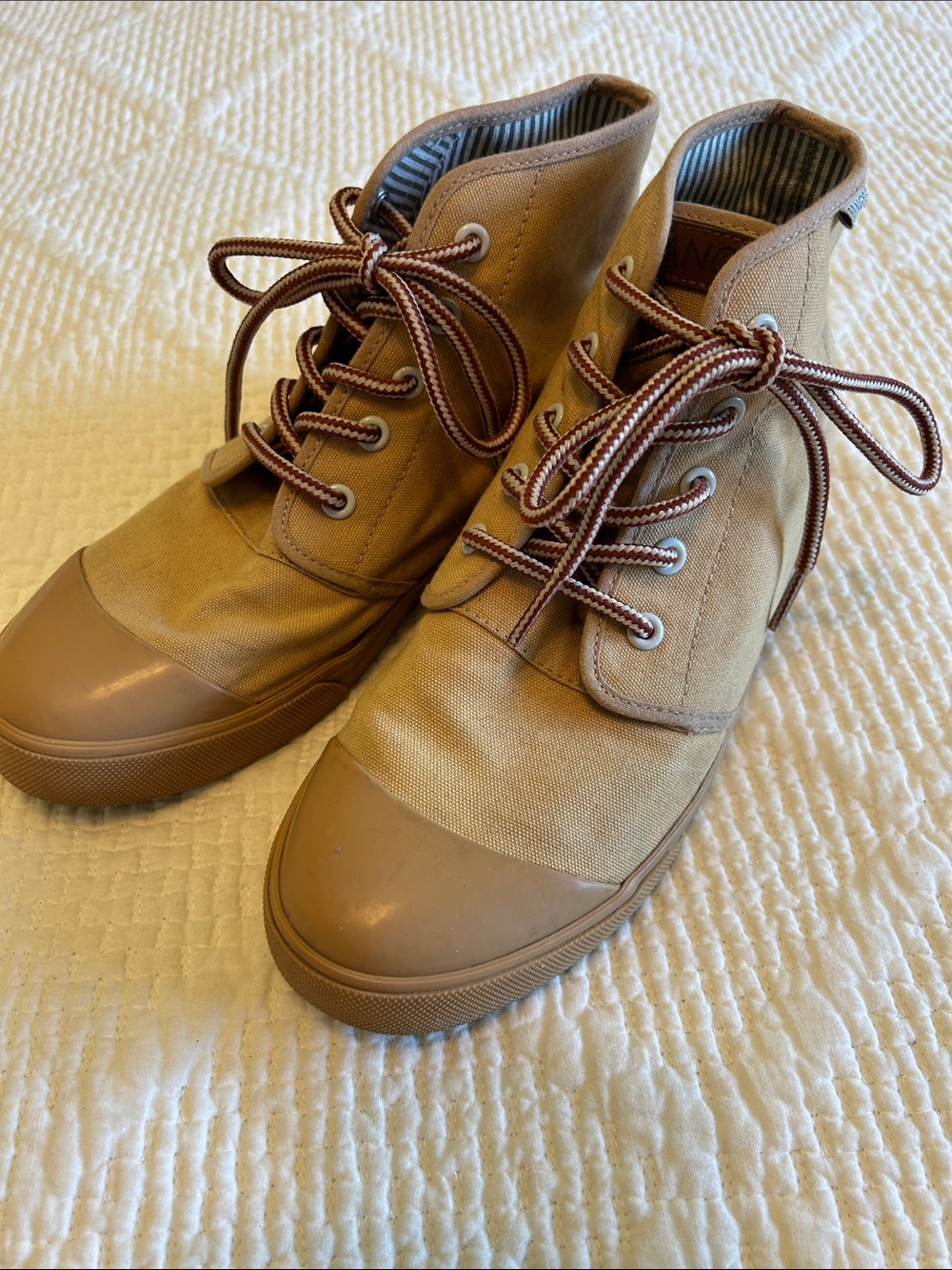BANGS: SAHARA SAND HIGH TOP